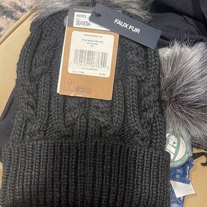 The North Face Women’s Oh Mega Fur Pom Beanie – TNF Light Grey Heather